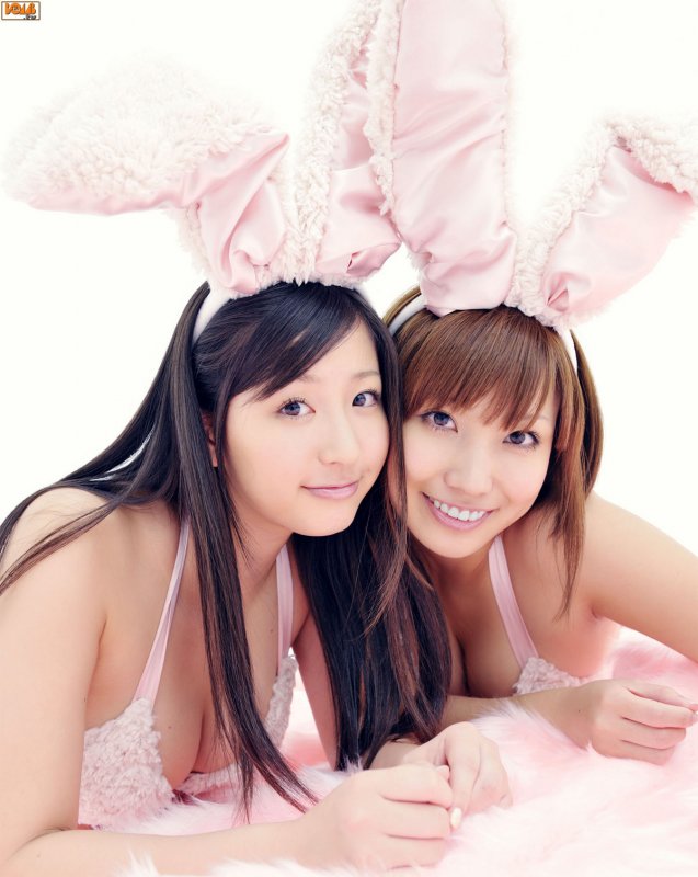 Красивые японки с кроличьими ушками